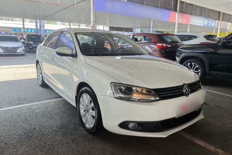 Used Volkswagen Sagitar 2014 Revised Version 1.6L Automatic Leading Edition Front Right 45 Deg