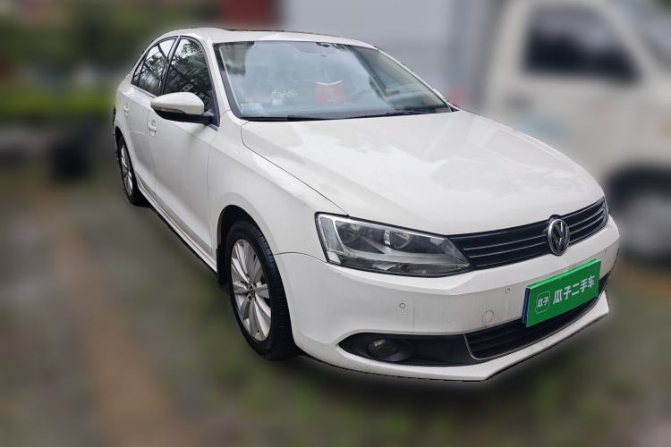 Used Volkswagen Sagitar 2014 Revised Version 1.4TSI Automatic Luxury Edition Front Right 45 Deg