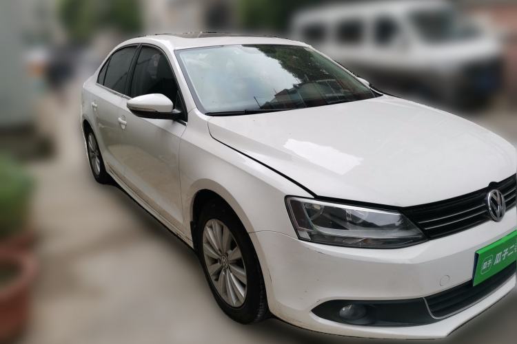 Used Volkswagen Sagitar 2014 Revised Version 1.6L Manual Leading Edition Front Right 45 Deg