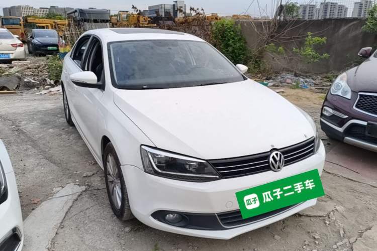 Used Volkswagen Sagitar 2014 Revised Version 1.6L Automatic Comfort Edition Front Right 45 Deg