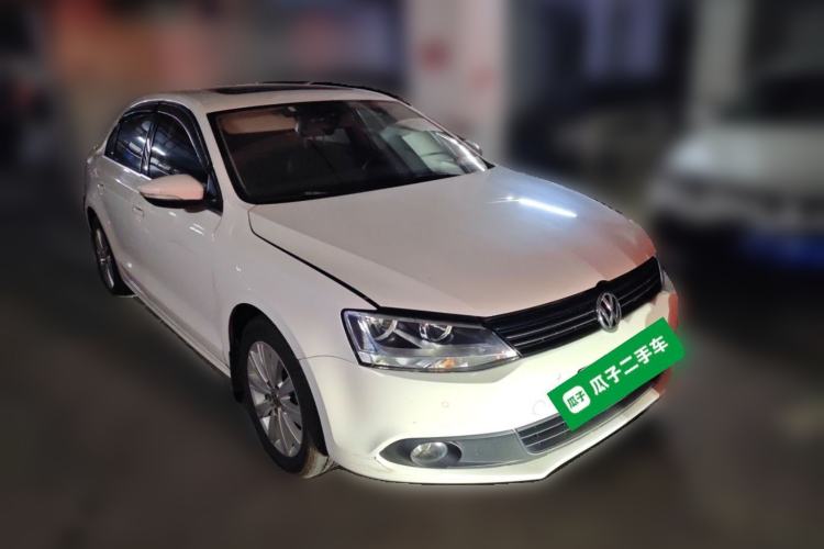 Used Volkswagen Sagitar 2014 1.4TSI Automatic Luxury Model Front Right 45 Deg