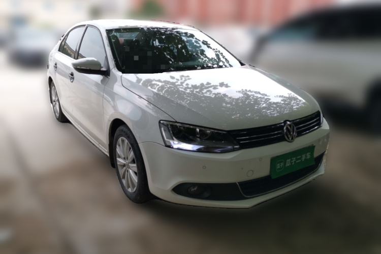 Used Volkswagen Sagitar 2014 1.4TSI Automatic Luxury Model Front Right 45 Deg