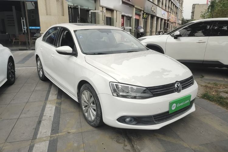Used Volkswagen Sagitar 2014 Revised Version 1.6L Automatic Leading Edition Front Right 45 Deg