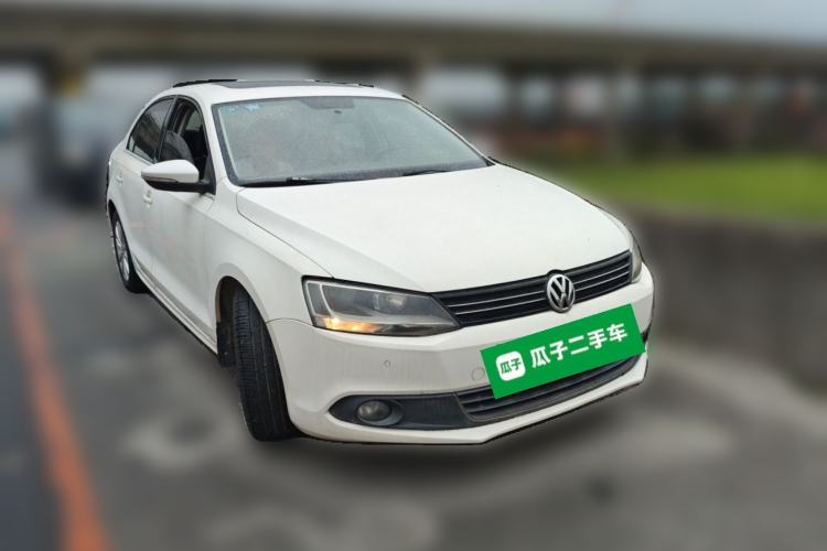 Used Volkswagen Sagitar 2014 Revised Version 1.4TSI Manual Luxury Edition Front Right 45 Deg