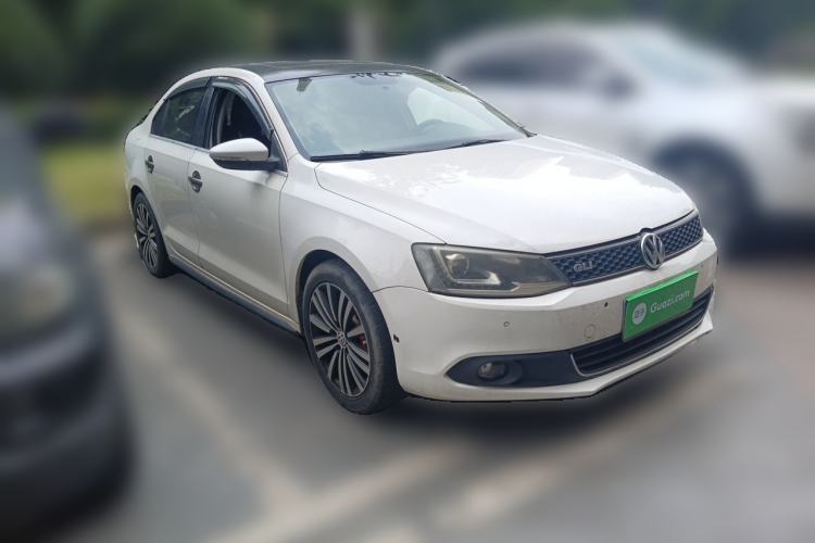 Used Volkswagen Sagitar 2014 Revised Version 1.4TSI Automatic Luxury Edition Front Right 45 Deg