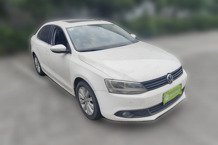 Used Volkswagen Sagitar 2014 Revised Version 1.4TSI Automatic Luxury Edition Front Right 45 Deg