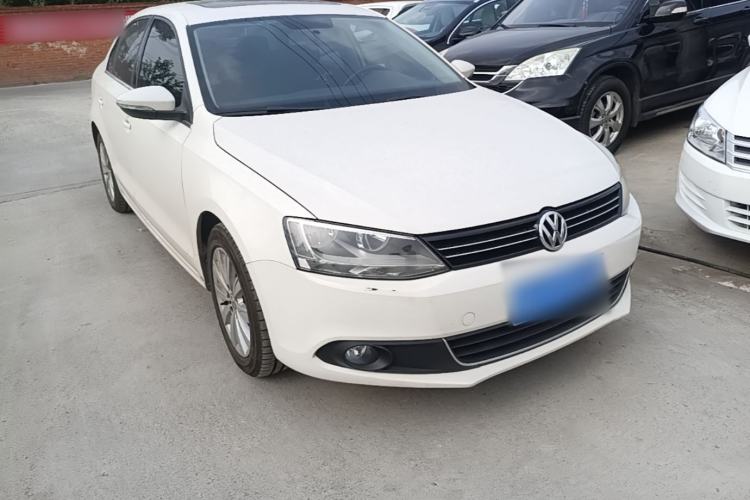 Used Volkswagen Sagitar 2014 Revised Version 1.6L Automatic Leading Edition Front Right 45 Deg