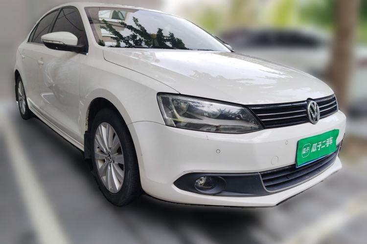 Used Volkswagen Sagitar 2014 1.4TSI Automatic Luxury Model Front Right 45 Deg