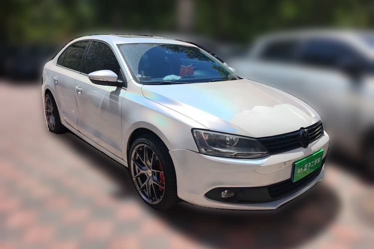 Used Volkswagen Sagitar 2014 Revised Version 1.4TSI Automatic Luxury Edition Front Right 45 Deg