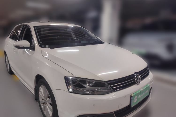 Used Volkswagen Sagitar 2014 Revised Version 1.4TSI Automatic Luxury Edition Front Right 45 Deg
