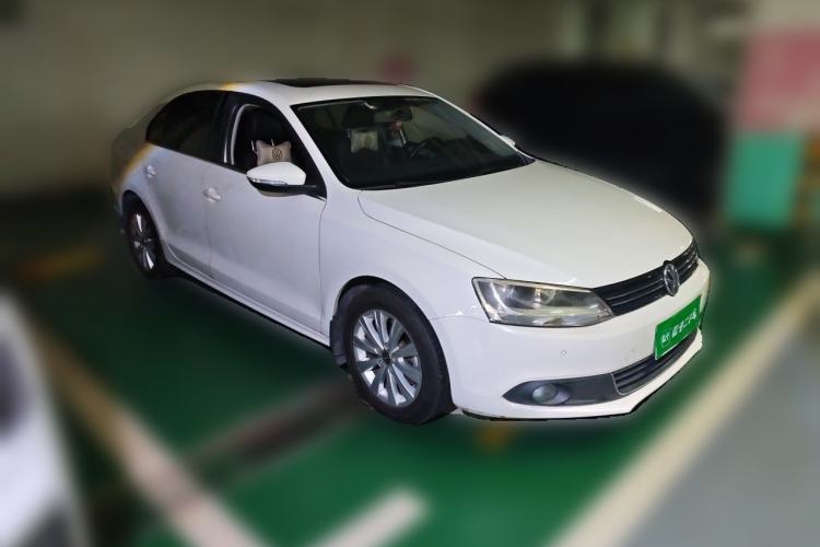 Used Volkswagen Sagitar 2014 Revised Version 1.4TSI Automatic Luxury Edition Front Right 45 Deg