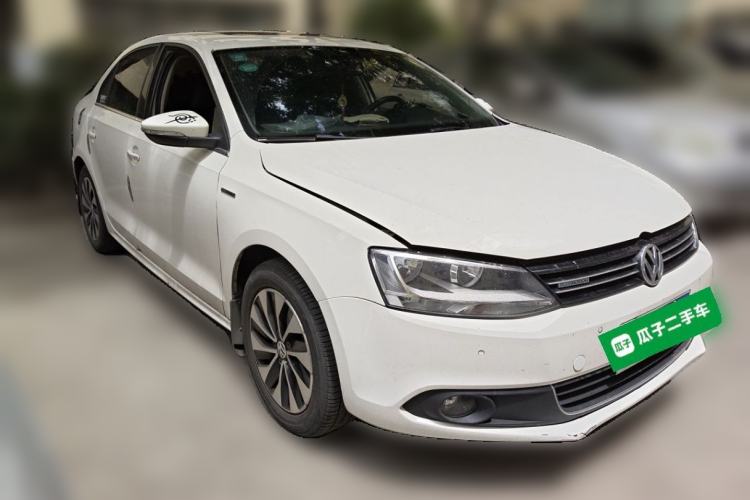 Used Volkswagen Sagitar 2014 1.4TSI BlueMotion Edition Front Right 45 Deg