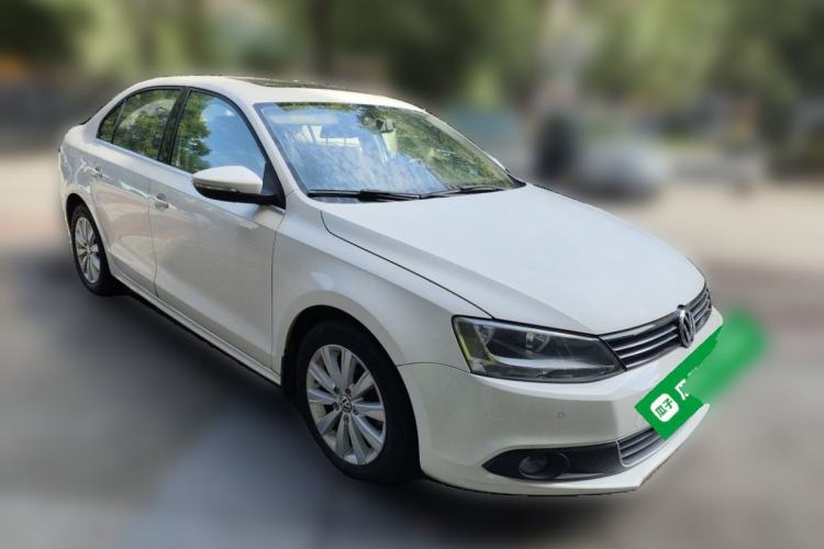 Used Volkswagen Sagitar 2014 Revised Version 1.4TSI Automatic Luxury Edition Front Right 45 Deg