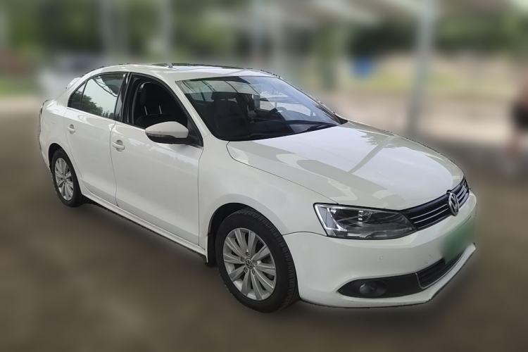 Used Volkswagen Sagitar 2014 Revised Version 1.4TSI Automatic Luxury Edition Front Right 45 Deg