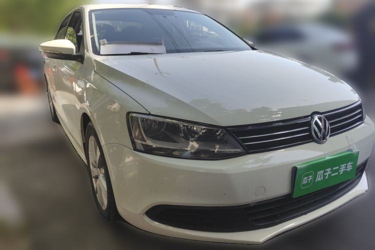 Used Volkswagen Sagitar 2014 1.6L Automatic Fashion Model Front Right 45 Deg