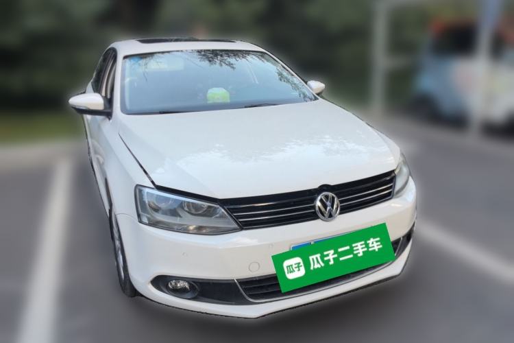 Used Volkswagen Sagitar 2014 Revised Version 1.4TSI Automatic Luxury Edition Front Right 45 Deg
