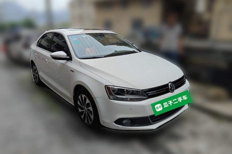 Used Volkswagen Sagitar 2014 Revised 1.4TSI BlueMotion Edition Front Right 45 Deg