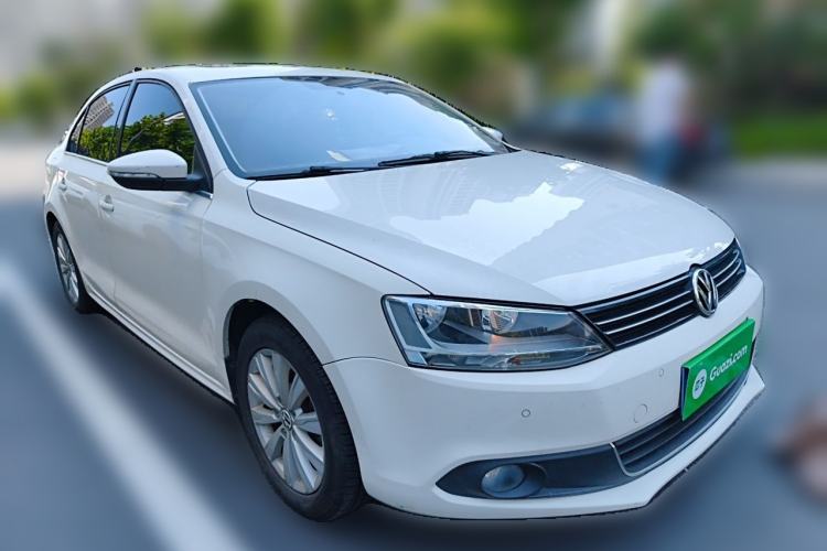 Used Volkswagen Sagitar 2014 1.4TSI Automatic Luxury Model Front Right 45 Deg