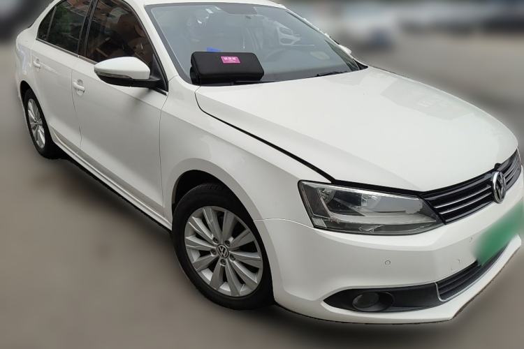 Used Volkswagen Sagitar 2014 1.4TSI Automatic Luxury Model Front Right 45 Deg