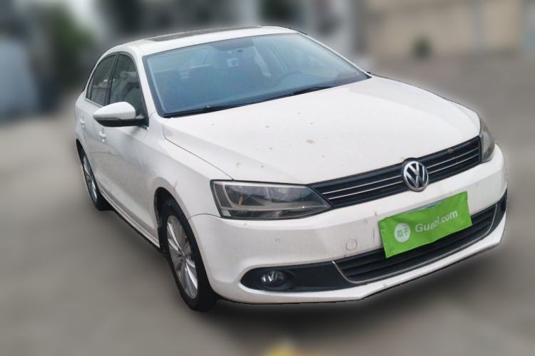 Used Volkswagen Sagitar 2014 1.4TSI Automatic Luxury Model Front Right 45 Deg