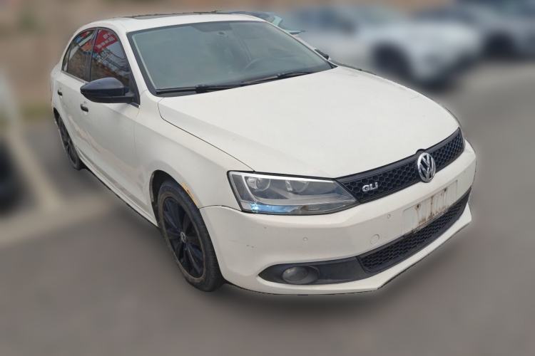 Used Volkswagen Sagitar 2014 1.4TSI Automatic Luxury Model Front Right 45 Deg