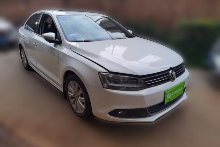 Used Volkswagen Sagitar 2014 Revised Version 1.6L Manual Leading Edition Front Right 45 Deg