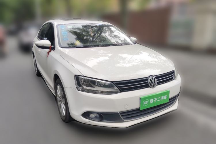 Used Volkswagen Sagitar 2014 1.6L Automatic Comfort Model Front Right 45 Deg