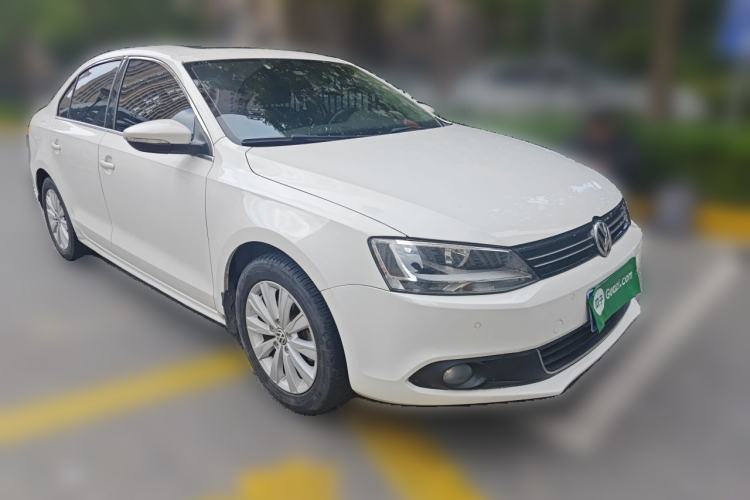 Used Volkswagen Sagitar 2014 Revised Version 1.4TSI Automatic Luxury Edition Front Right 45 Deg