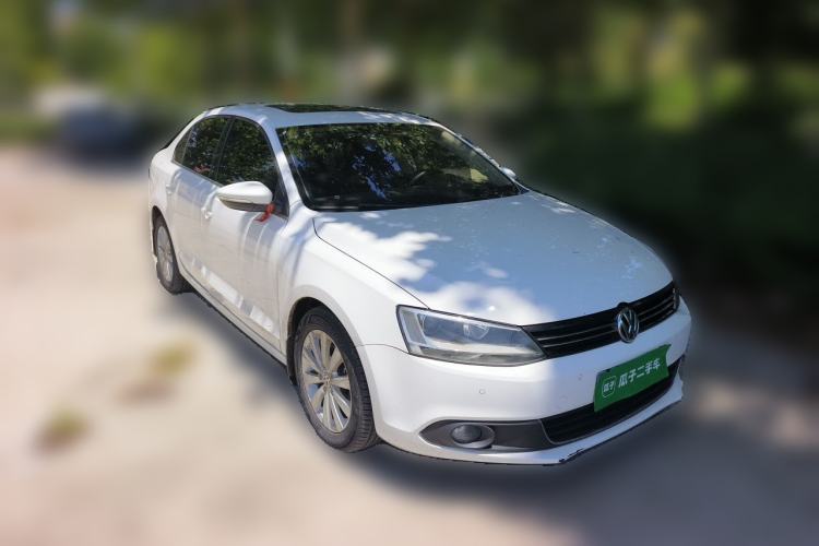 Used Volkswagen Sagitar 2014 Revised Version 1.4TSI Manual Luxury Edition Front Right 45 Deg