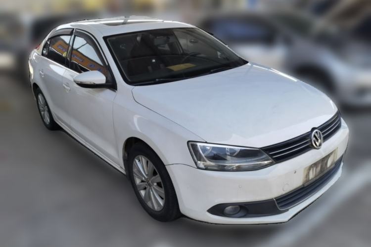 Used Volkswagen Sagitar 2014 Revised Version 1.4TSI Manual Luxury Edition Front Right 45 Deg