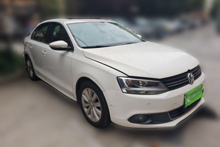 Used Volkswagen Sagitar 2014 1.4TSI Automatic Luxury Model Front Right 45 Deg