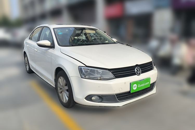 Used Volkswagen Sagitar 2014 1.4TSI Automatic Luxury Model Front Right 45 Deg