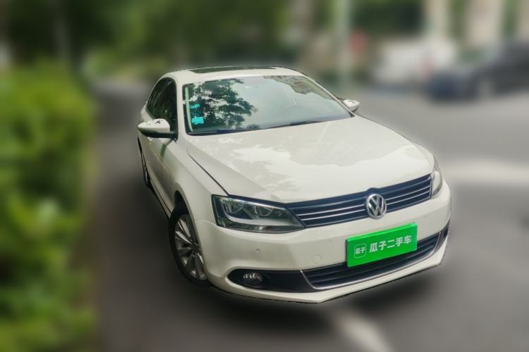 Used Volkswagen Sagitar 2014 Revised Version 1.4TSI Automatic Luxury Edition Front Right 45 Deg