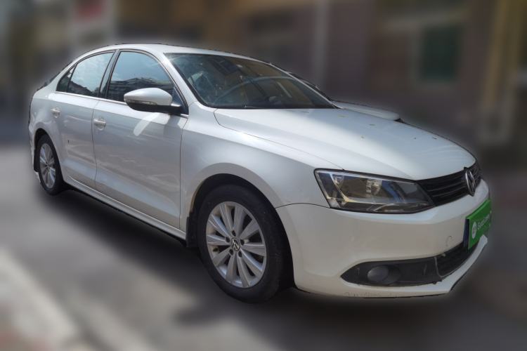 Used Volkswagen Sagitar 2014 Revised Version 1.6L Manual Leading Edition Front Right 45 Deg
