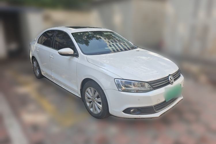 Used Volkswagen Sagitar 2014 Revised Version 1.4TSI Automatic Luxury Edition Front Right 45 Deg