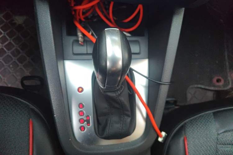 Used Volkswagen Sagitar 2014 Revised Version 1.6L Automatic Leading Edition Gear Lever