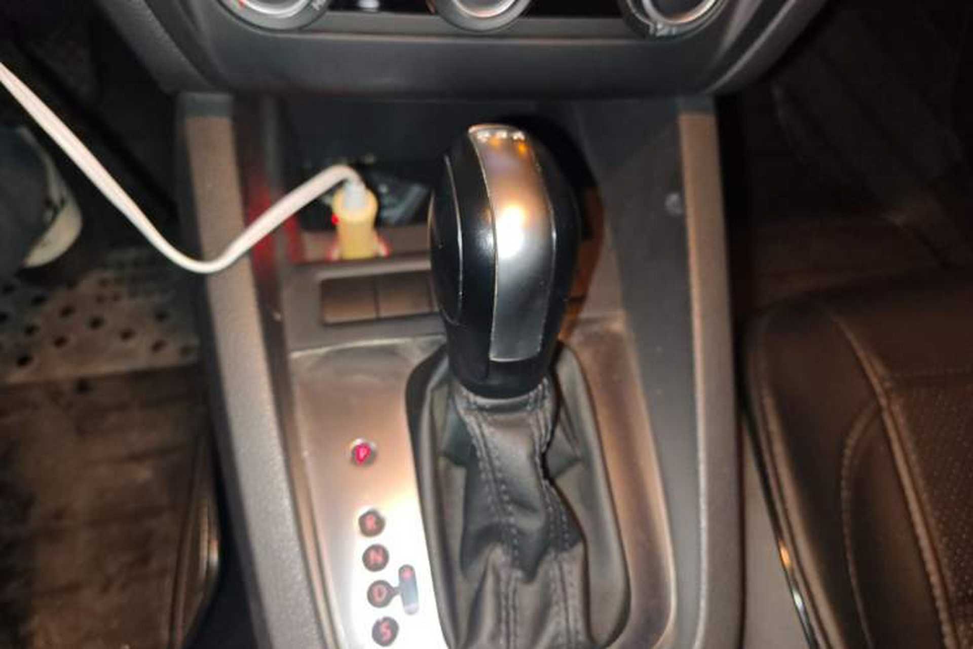 Used Volkswagen Sagitar 2014 Revised Version 1.4TSI Automatic Fashion Edition Gear Lever