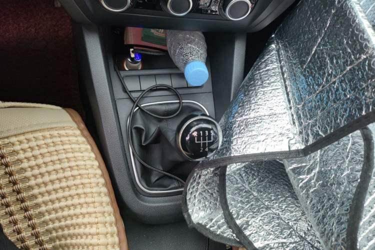 Used Volkswagen Sagitar 2014 1.6L Manual Comfort Model Gear Lever
