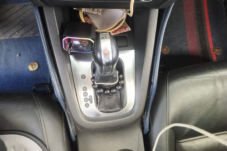 Used Volkswagen Sagitar 2014 Revised Version 1.4TSI Automatic Luxury Edition Gear Lever