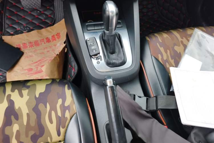 Used Volkswagen Sagitar 2014 Revised Version 1.6L Automatic Leading Edition Gear Lever