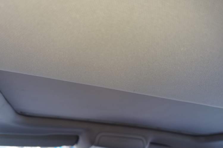 Used Volkswagen Sagitar 2014 1.6L Manual Comfort Model Headliner
