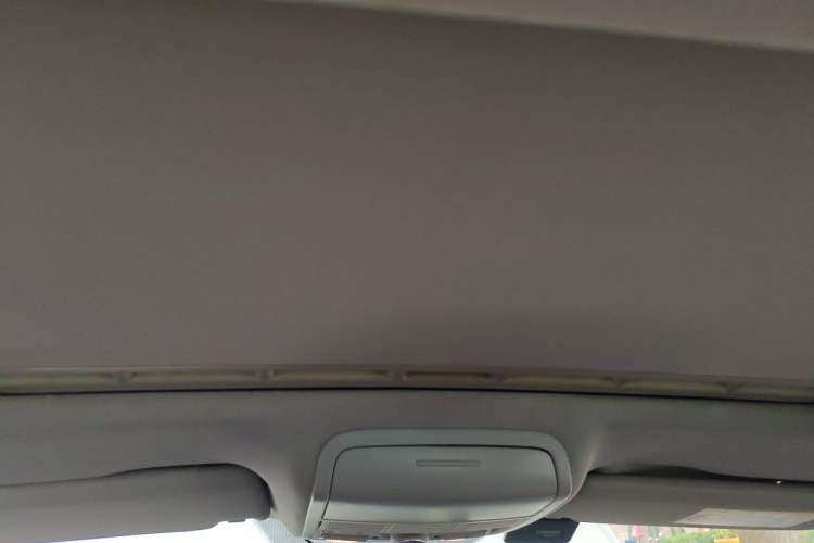 Used Volkswagen Sagitar 2014 Revised Version 1.6L Manual Leading Edition Headliner