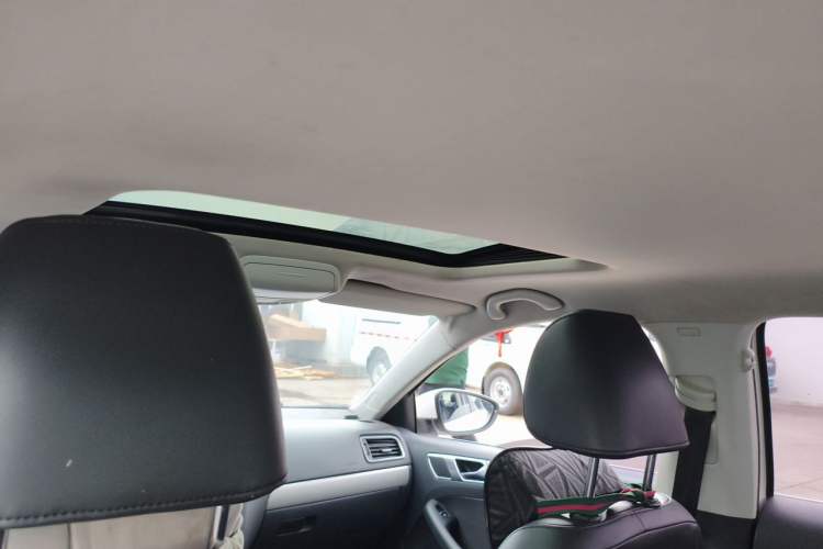 Used Volkswagen Sagitar 2014 Revised Version 1.6L Automatic Comfort Edition Headliner