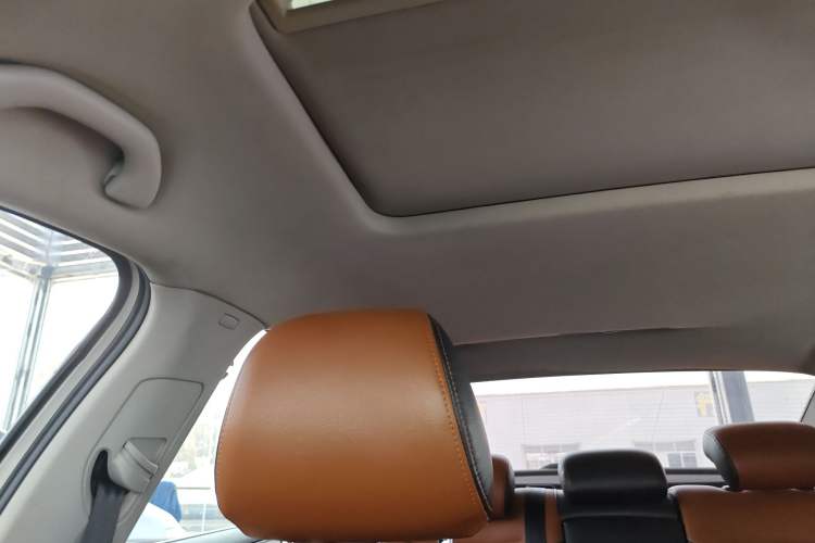 Used Volkswagen Sagitar 2014 Revised Version 1.6L Automatic Comfort Edition Headliner