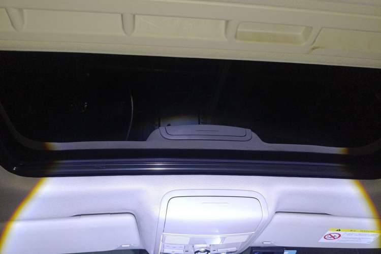 Used Volkswagen Sagitar 2014 Revised Version 1.6L Automatic Fashionable Style Headliner