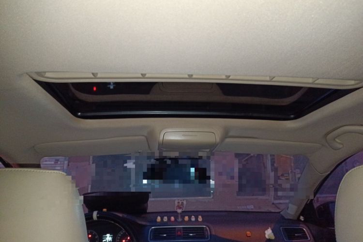 Used Volkswagen Sagitar 2014 1.6L Manual Comfort Model Headliner