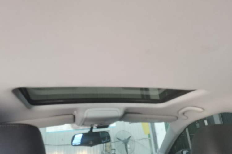 Used Volkswagen Sagitar 2014 Revised Version 1.4TSI Automatic Luxury Edition Headliner