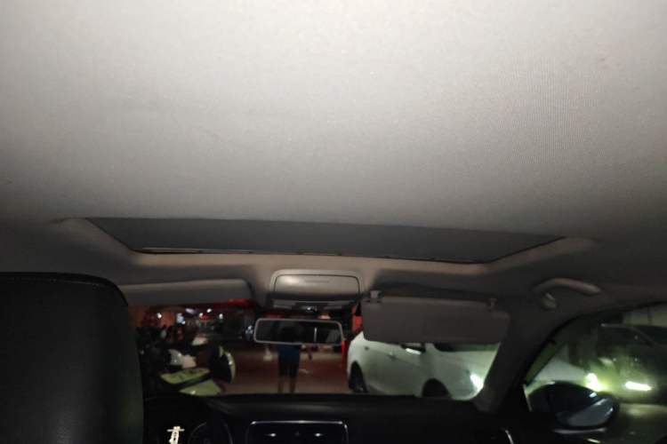 Used Volkswagen Sagitar 2014 1.4TSI Automatic Luxury Model Headliner