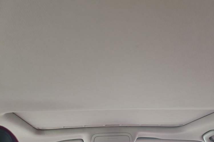 Used Volkswagen Sagitar 2014 Revised Version 1.4TSI Automatic Luxury Edition Headliner