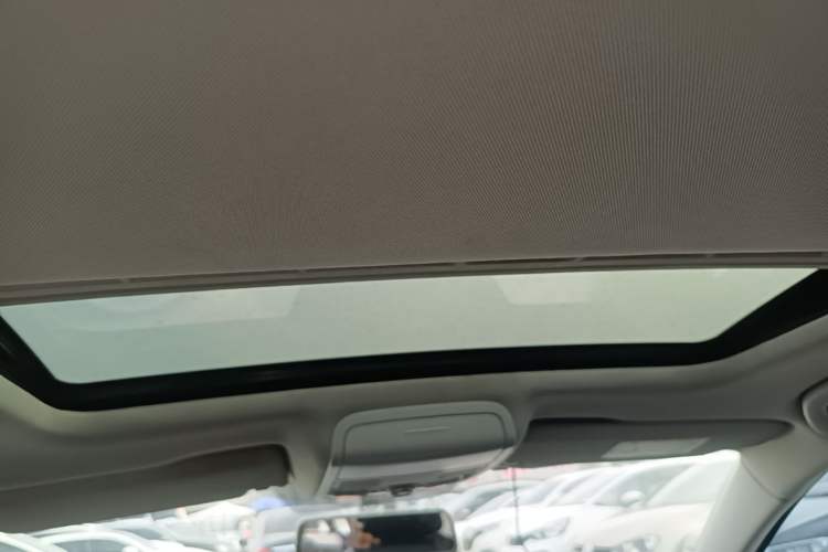 Used Volkswagen Sagitar 2014 Revised Version 1.6L Automatic Leading Edition Headliner